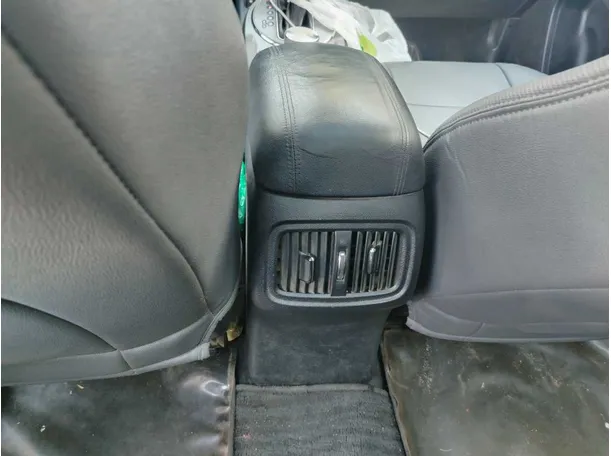 Car image 31
