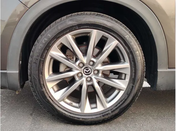 Car image 10