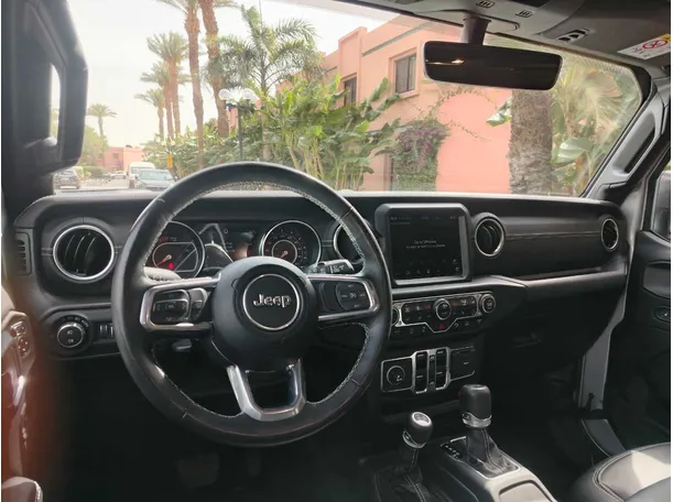 Car image 33