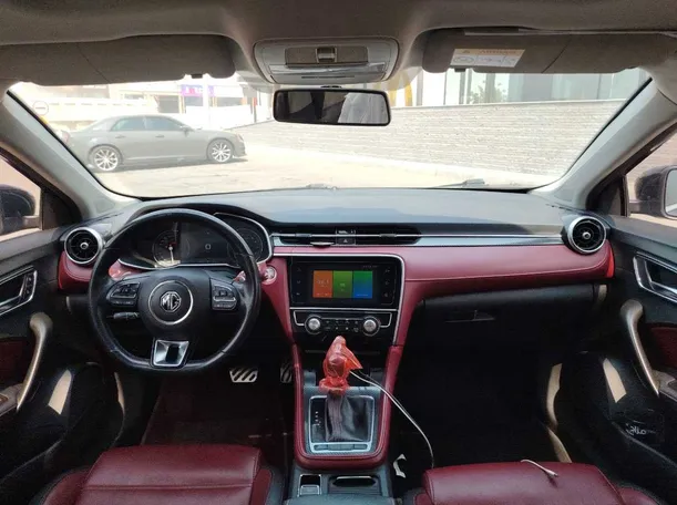 Car image 18