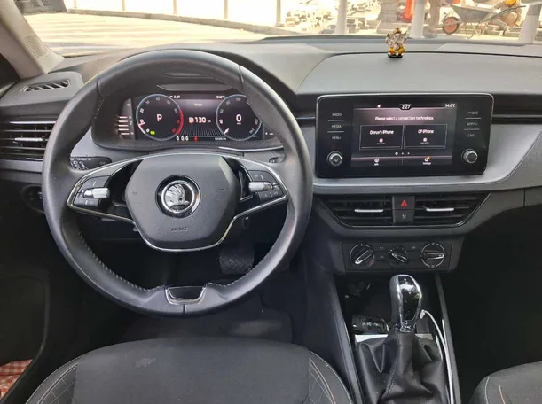 Car image 16