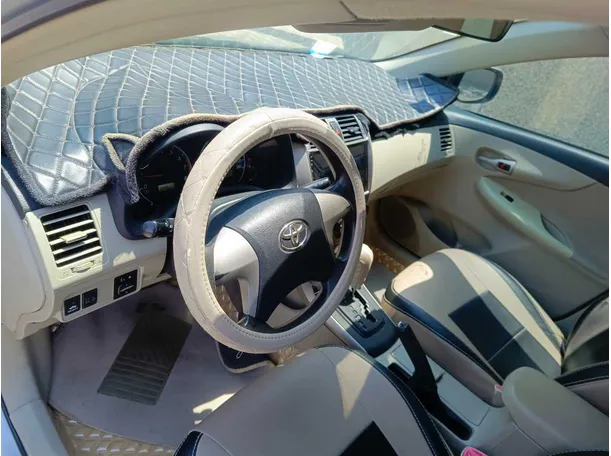 Car image 14