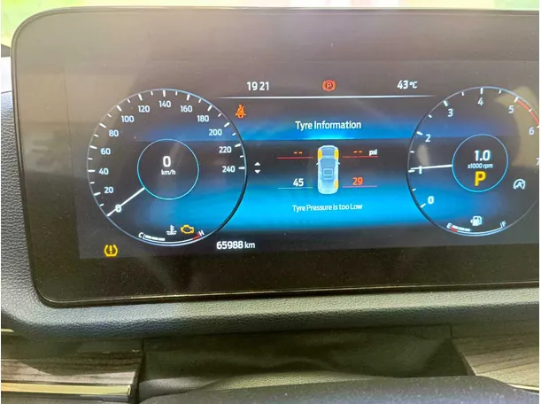 Car image 24