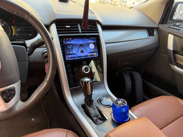 Car image 11