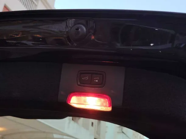 Car image 38