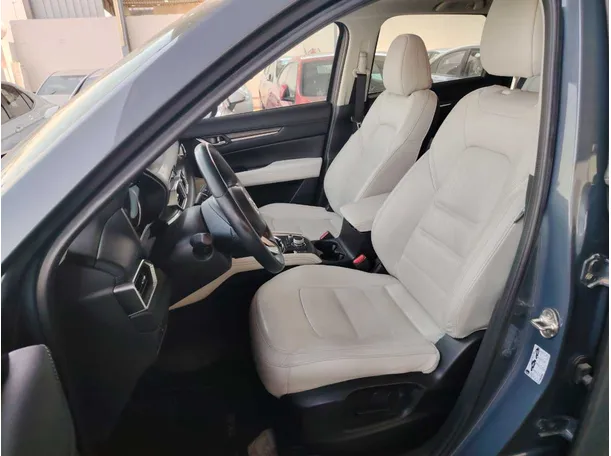 Car image 15