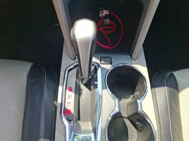 Car image 15