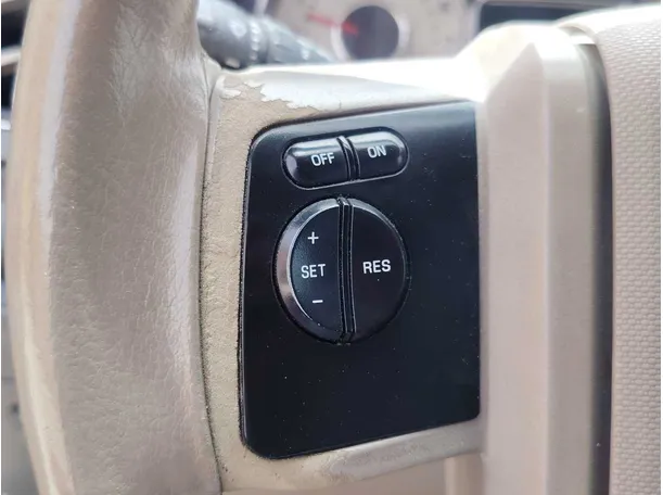 Car image 32