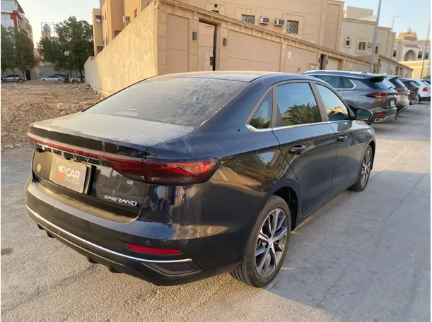 Car image 5
