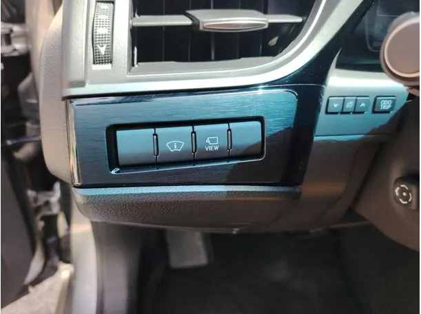 Car image 42