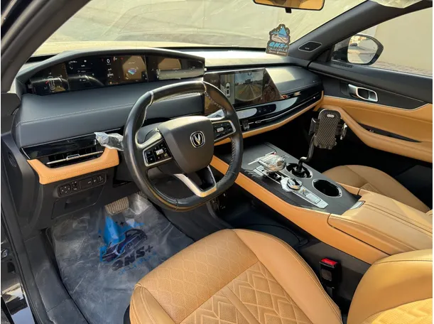 Car image 11