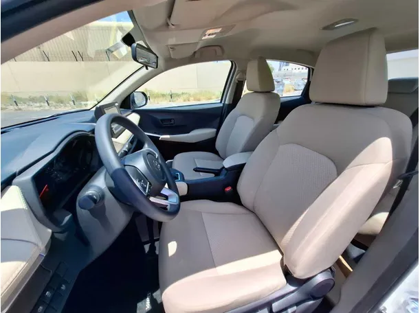 Car image 9