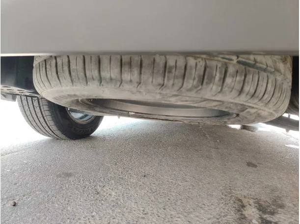 Car image 47