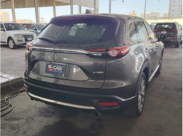 Car image 5