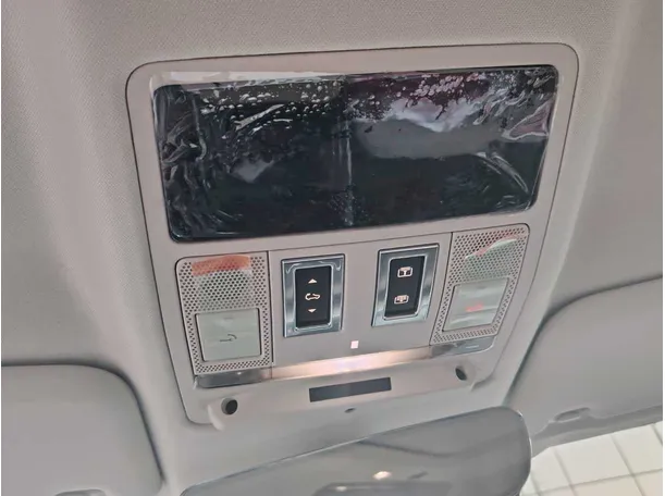 Car image 31