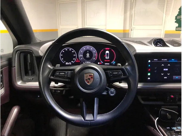 Car image 17