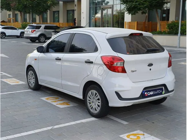 Car image 5
