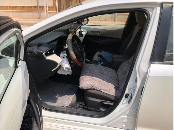 Car image 10