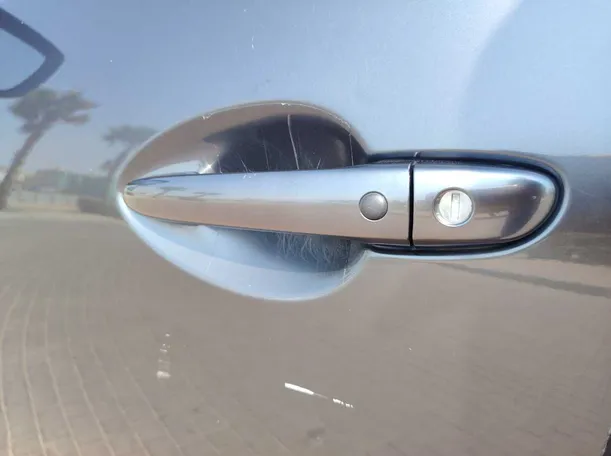 Car image 30