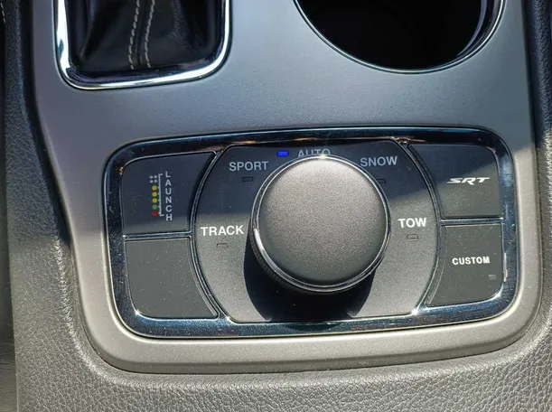 Car image 26