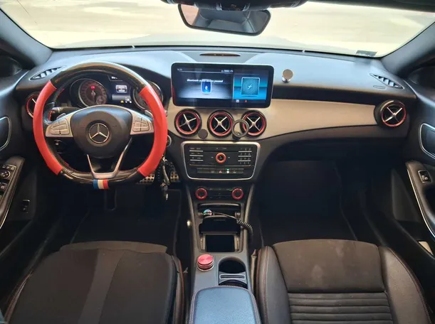 Car image 17