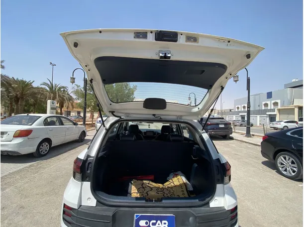 Car image 18