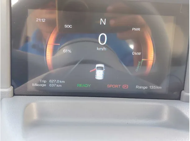 Car image 18