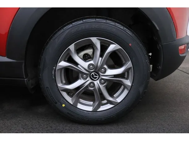 Car image 7