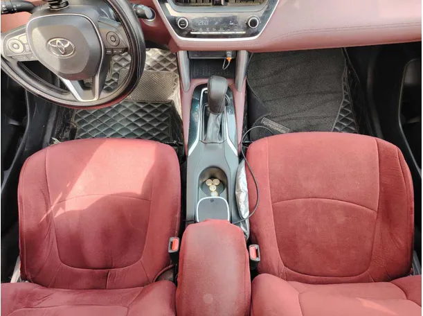 Car image 19