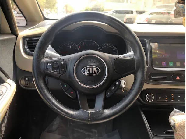 Car image 18