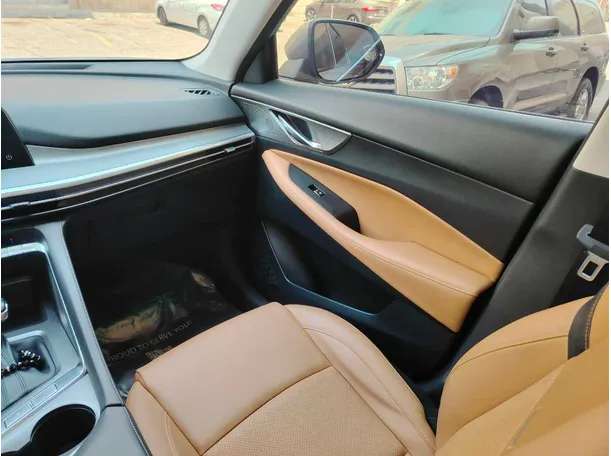 Car image 35