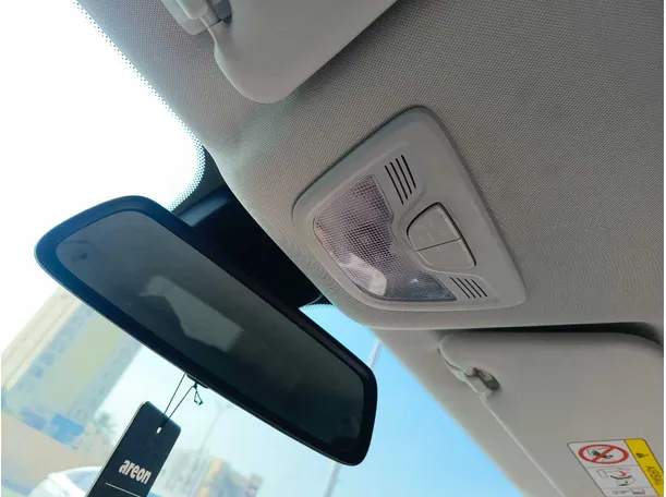 Car image 24