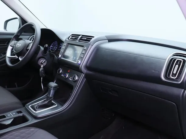 Car image 10