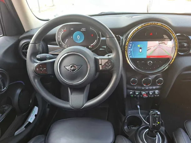 Car image 17