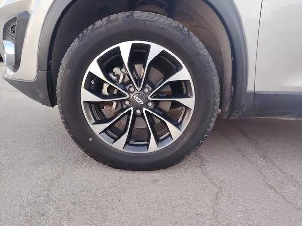 Car image 11
