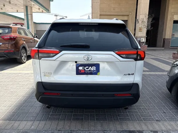 Car image 6