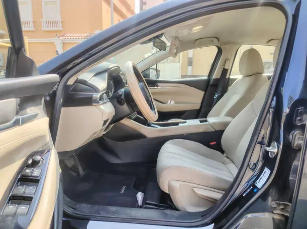 Car image 14