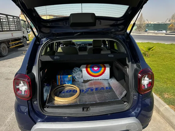 Car image 23
