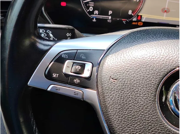 Car image 32
