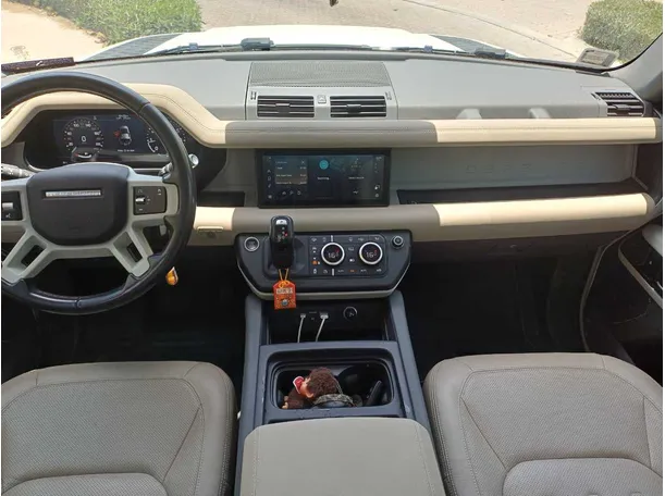 Car image 16