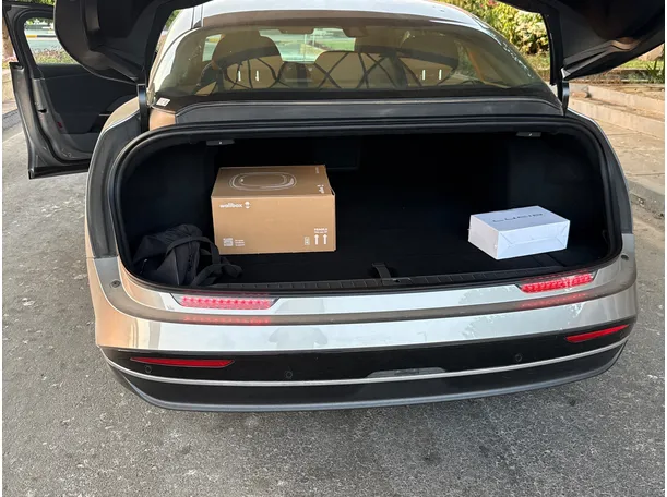 Car image 8