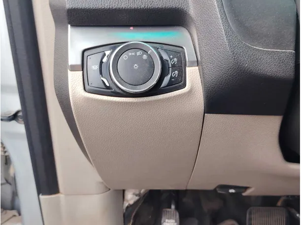 Car image 24
