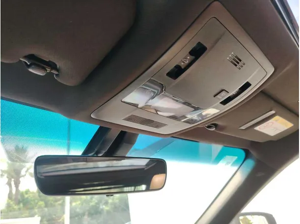Car image 38