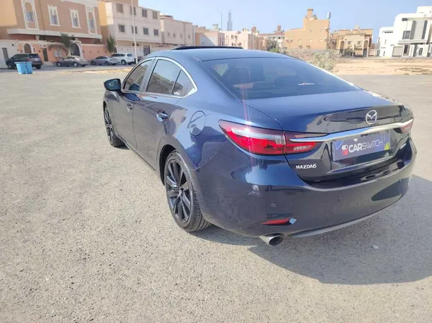 Car image 7