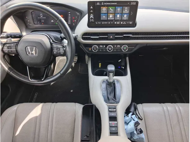 Car image 16