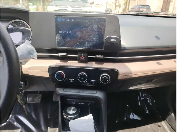 Car image 26