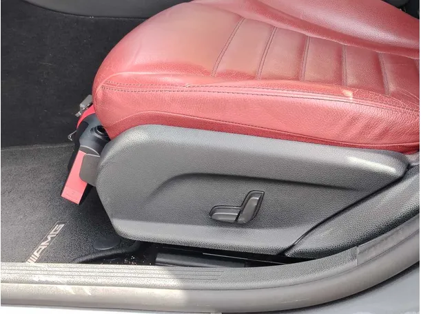 Car image 26