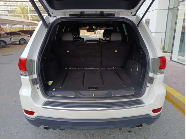 Car image 23