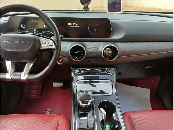 Car image 18