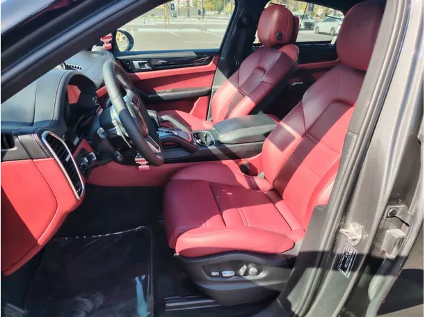 Car image 13